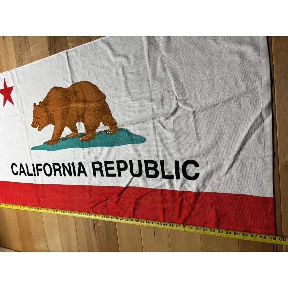 Smith Novelty Company Beach Towel Unisex OS White California Republic Bear Flag